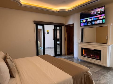 Junior Suite Esperanza | Premium bedding, down comforters, Select Comfort beds, in-room safe
