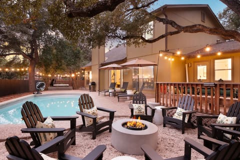 The getaway you’ve been dreaming of is here—unwind in your perfect retreat, complete with a backyard oasis!