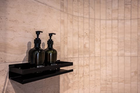 Royal Double Room, Sea View | Bathroom | Hair dryer, towels, soap, shampoo