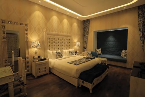 Cottage Mini Suite | Premium bedding, individually furnished, desk, laptop workspace