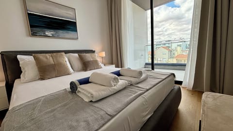 Deluxe Apartment, City View | 1 bedroom, blackout drapes, iron/ironing board, WiFi (free)