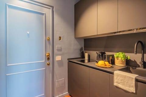 Studio (0 Bedroom) | Private kitchenette | Microwave, stovetop, espresso maker, electric kettle