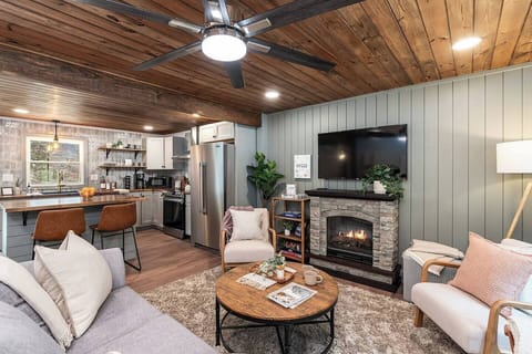 Family Room (1)