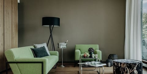 Deluxe Suite, 1 Bedroom | Premium bedding, minibar, in-room safe, desk