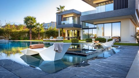 Outdoor pool, sun loungers