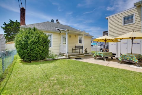 North Wildwood Vacation Rental | 2BR | 1BA | 750 Sq Ft | 3 Steps Required