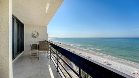 Penthouse Level Double Balcony