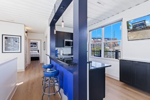 Cabin, Private Bathroom, City View (711 Stadium Container CH) | Private kitchen