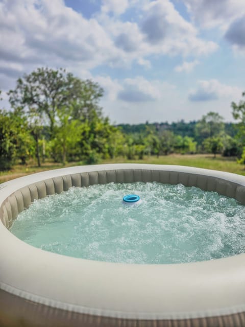 House, 3 Bedrooms, Smoking, Private Pool | Outdoor spa tub