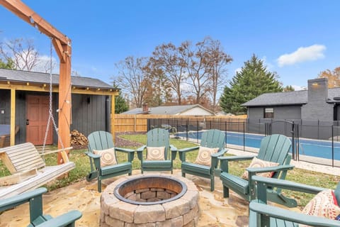 Huge firepit, seating and swings for the whole family, w power, USB outlets, ring toss game, drink and food holders and night lights