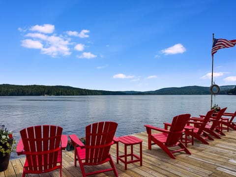 Relax Lakeside on 7th Lake