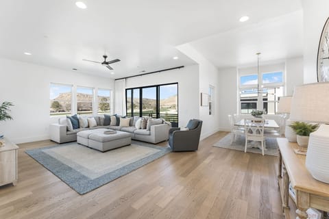 Condo, 3 Bedrooms | Living area | Smart TV, streaming services