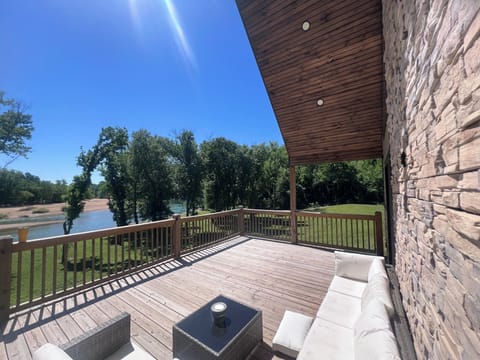 Front deck over looking Current River 😍
