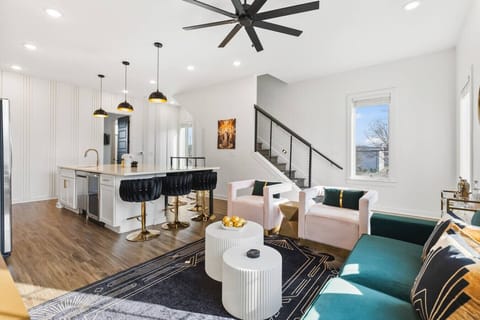 Spacious, stylish living room with a Smart TV and comfortable new furnishings for you to relax. Bar cart to make your favorite cocktail!