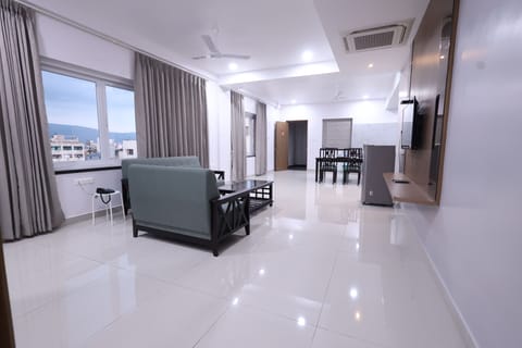 Standard Single Room | Living area | TV