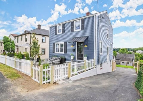 Welcome to the Byram Bungalow - an adorable getaway in a walkable neighborhood of Greenwich, CT