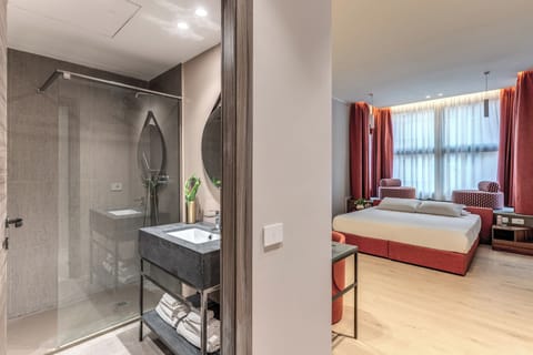 Deluxe Double or Twin Room | Premium bedding, down comforters, minibar, in-room safe