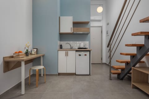 Duplex Suite Sea View | Private kitchen | Mini-fridge, stovetop, cookware/dishes/utensils