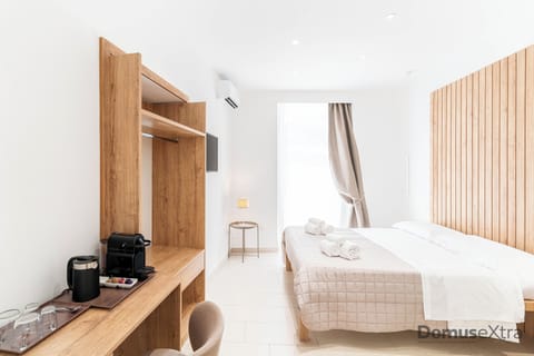 Deluxe Double Room, Balcony, City View | Desk, soundproofing, free WiFi