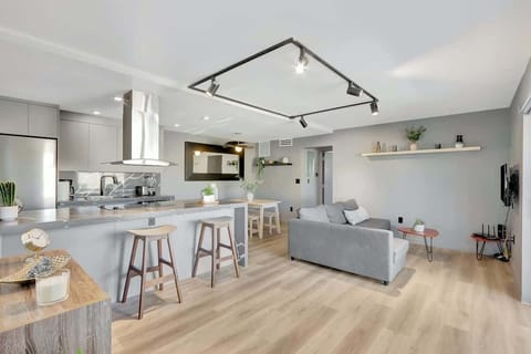 Cozy living room, perfect for relaxing and unwinding!