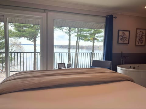 Serenity | Premium bedding, individually decorated, individually furnished