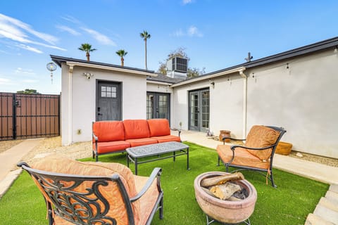 Phoenix Vacation Rental | 3BR | 2BA | Step-Free Access | 1,390 Sq Ft