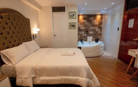 Comfort Suite, 1 Bedroom | Desk, free WiFi
