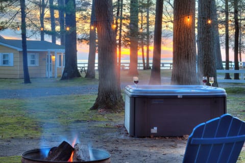 Outdoor spa tub