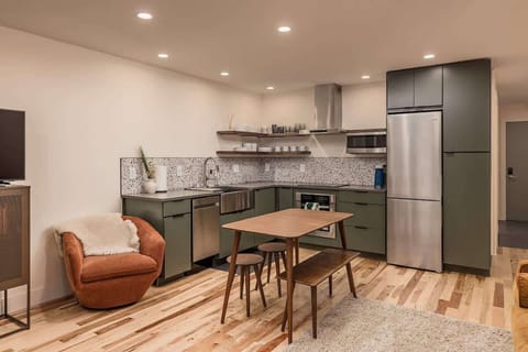 Kitchen table sits 4
