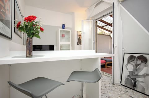 Apartment, City View | Living area