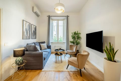 Apartment (2 Bedrooms) | Living area | TV