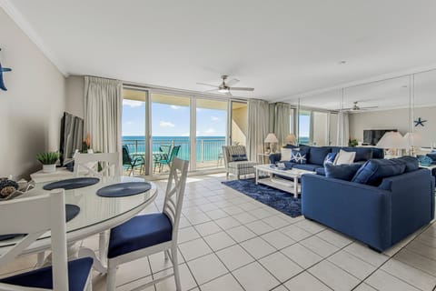 Gulf Front Living/Dining Area