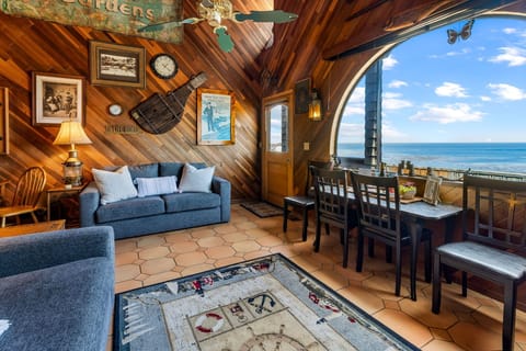 Welcome to "Marine Gardens" ~ Oceanfront Duplex