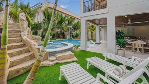 Siesta Springs - Resort Style Pool &amp; Spa - Rope Swing - Mini Golf - Lounge Chairs
