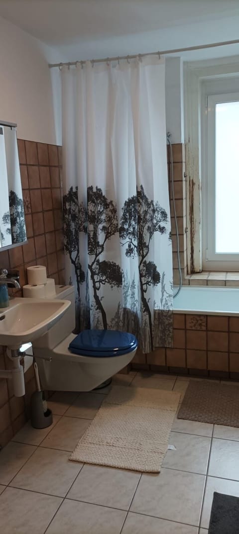 Classic Quadruple Room, City View | Bathroom | Slippers