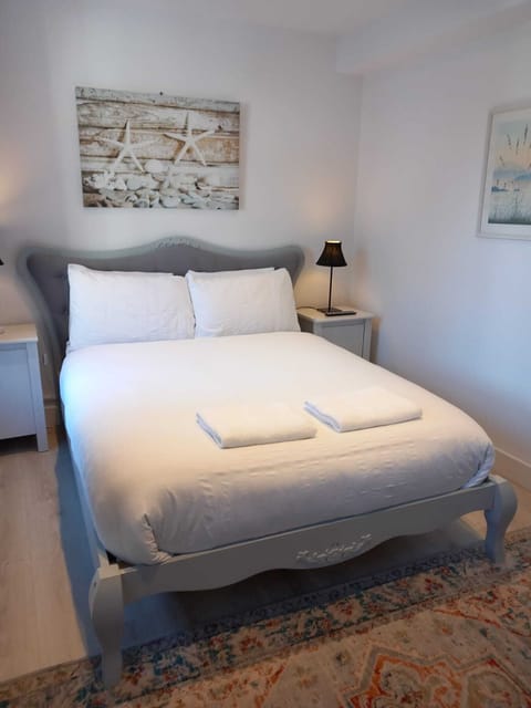 Economy Double Room, 1 Double Bed | Iron/ironing board, free WiFi