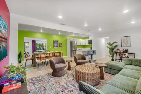 Vie of the kitchen and dining area from the living room