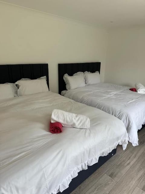 Cottage, 2 Bedrooms | 2 bedrooms, iron/ironing board, free WiFi, bed sheets