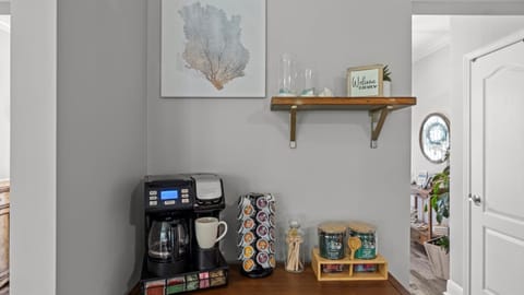 Start your mornings with an organic coffee or hot tea — our fully stocked coffee & tea bar has everything you need for that perfect sunrise sip.