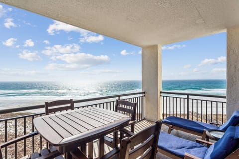 Beachfront living from the 7th floor