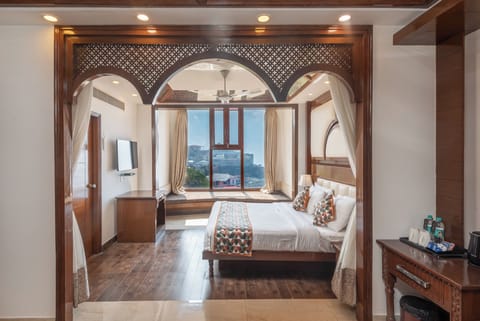 Presidential Room, Valley View | Egyptian cotton sheets, premium bedding, in-room safe, desk