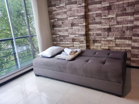 Apartment, 1 Bedroom, Smoking, Garden View | Interior