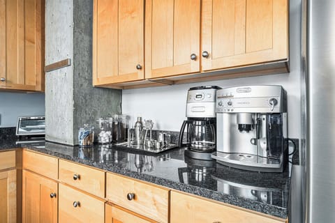 Our premium espresso machine is crafted to deliver rich, barista-quality coffee at home!