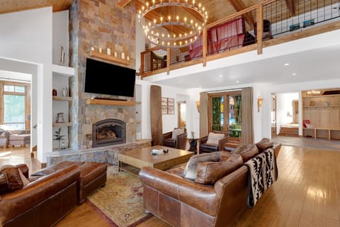 Cabin, 4 Bedrooms | Interior