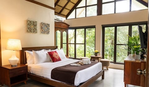 Premium Double Room | Premium bedding, Tempur-Pedic beds, minibar, individually decorated