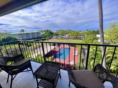 Master lanai seating for 2