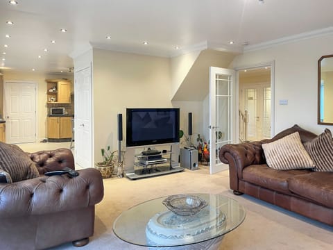 Open plan living space | Littlewood Gardens, Montrose