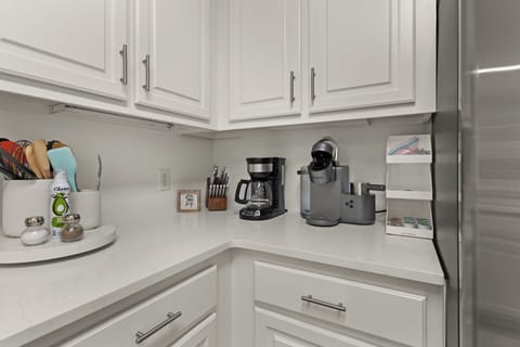 Coffee station featuring drip and Keurig maker