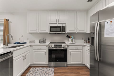 Fully equipped kitchen