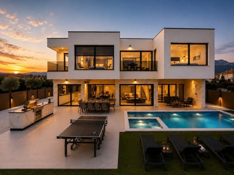 Villa Just be Alive with heated (whirl) pool, outdoor kitchen, table tennis, trampolin